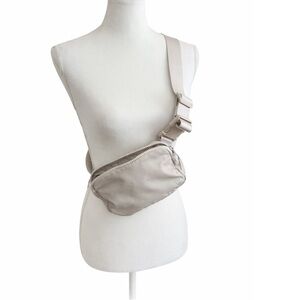 Lululemon Everywhere Belt Bag Cream Adjustable Crossbody Fanny Pack OS